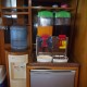 hideg víz, narancslé és hibiszkusz tea, hűtőben cola, fanta, sprite